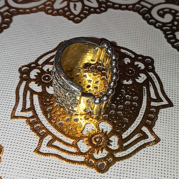 Ring - Picture 2 of 5